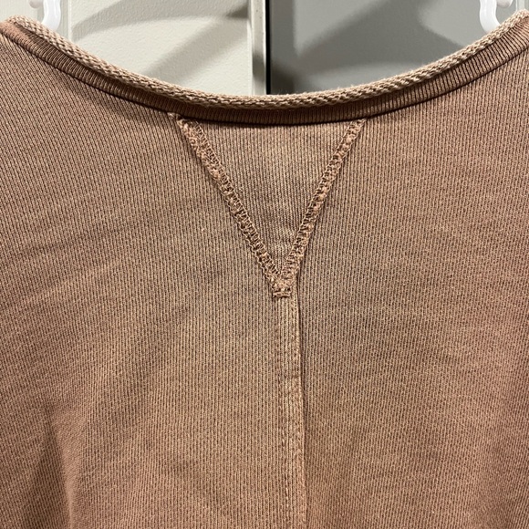 Dusty Rose crew neck sweater - Picture 2 of 7